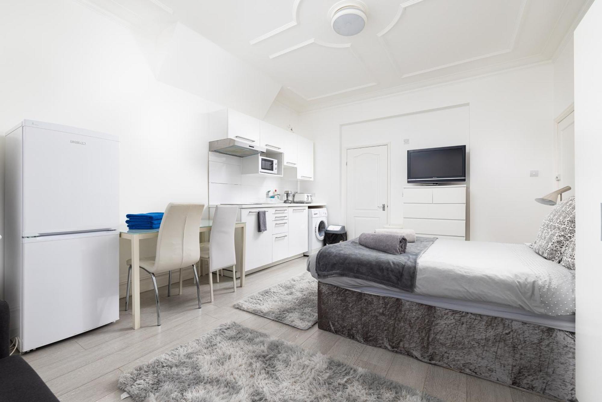 Bright Studio On Golders Green Road Londra Exterior foto
